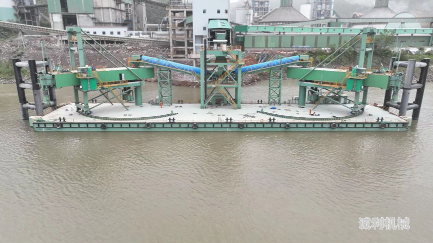 5000T/h圓弧軌道式裝船機(jī)